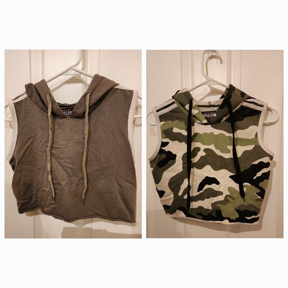 LOVELOVE Tops - LOVELOVELOVE lot of 2 juniors cropped hoodies *399.15K